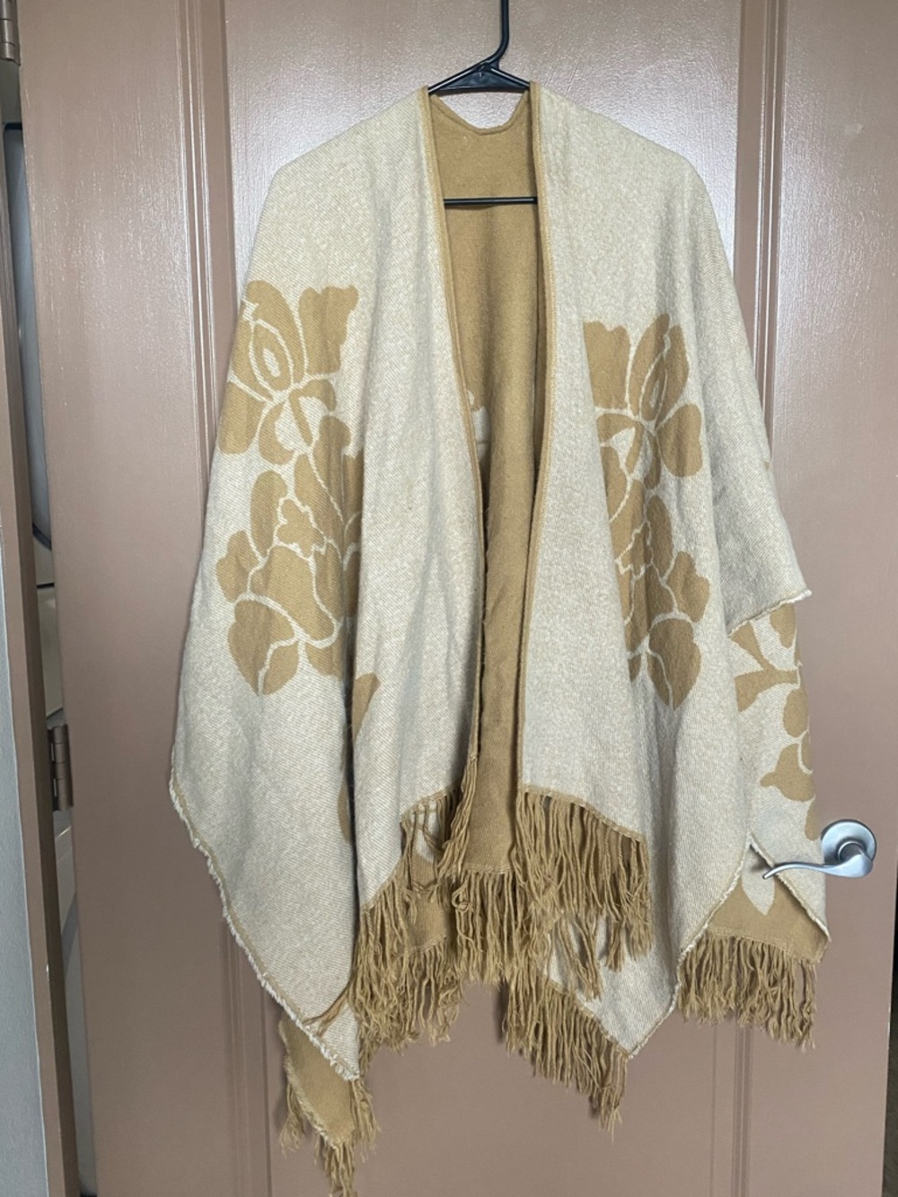 29 Palms Tan Floral Fringe Wrap Poncho (Reversible) - Picture 4 of 7